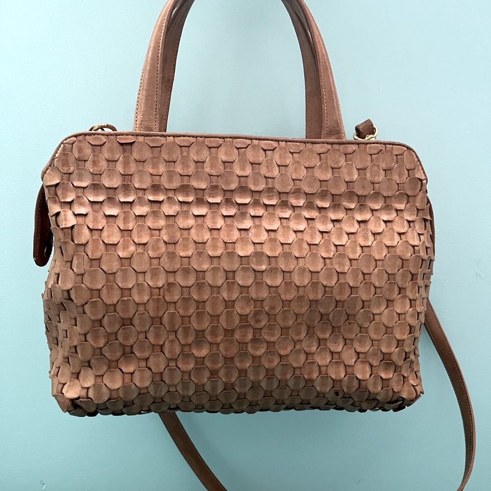 Vintage tan leather scalloped crossbody handbag